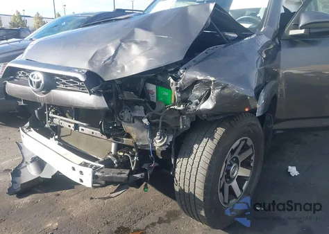 2019 Toyota 4Runner Trd Off Road из США, поврежденный, VIN JTEBU5JR0K5618699